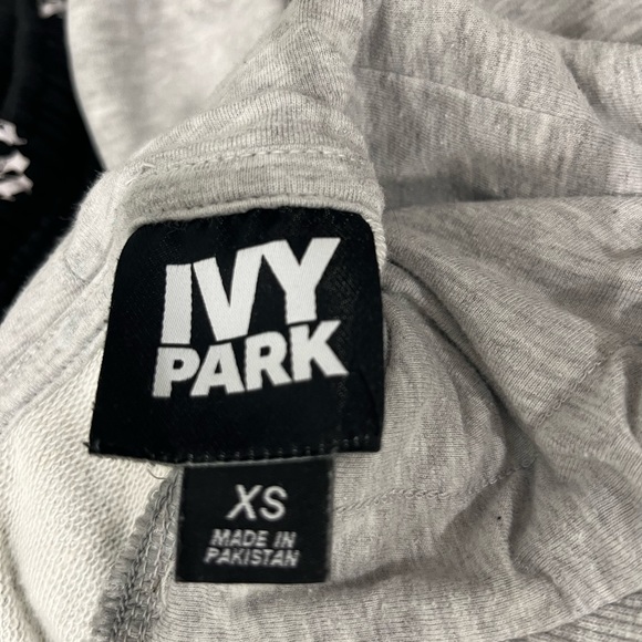 SALE x4 ITEMS ❤️LIKE NEW LULULEMON shirts, Ivy Park hoodie, & White Fox joggers! - Picture 3 of 7